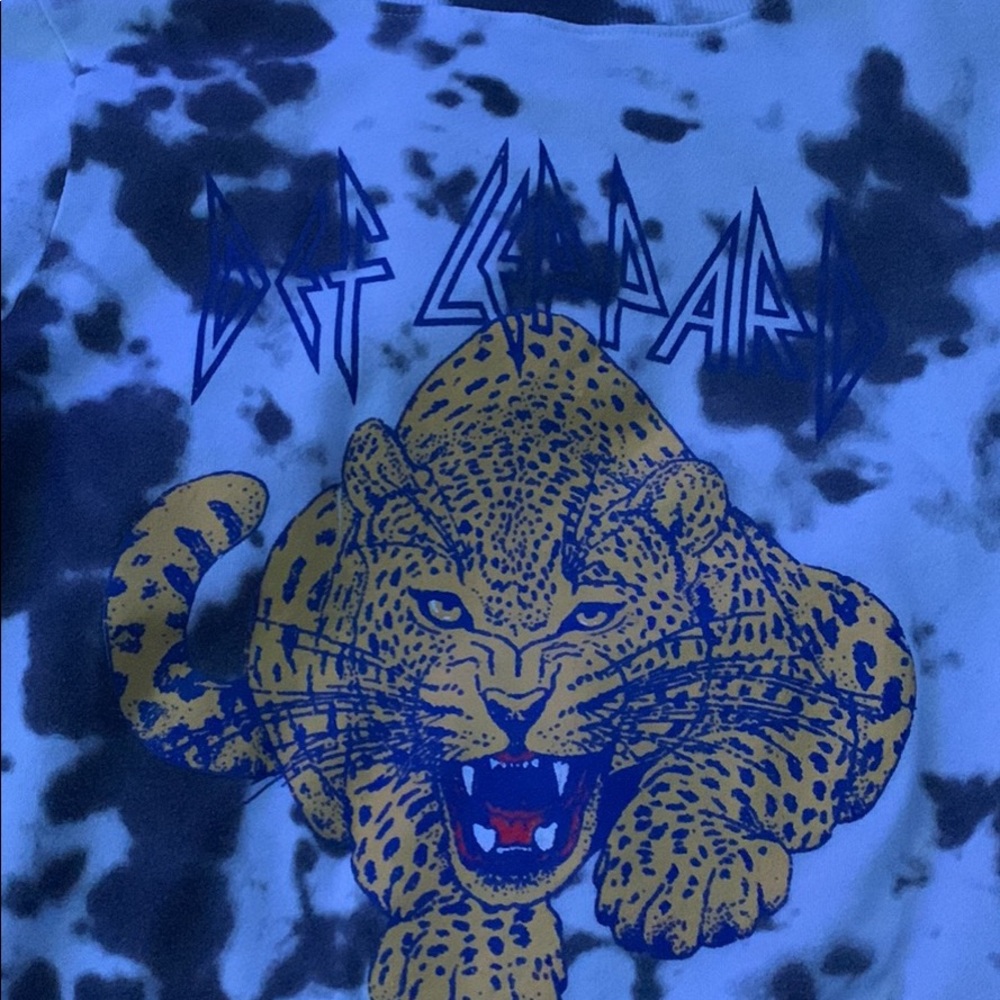 Def Leppard sweatshirt size large